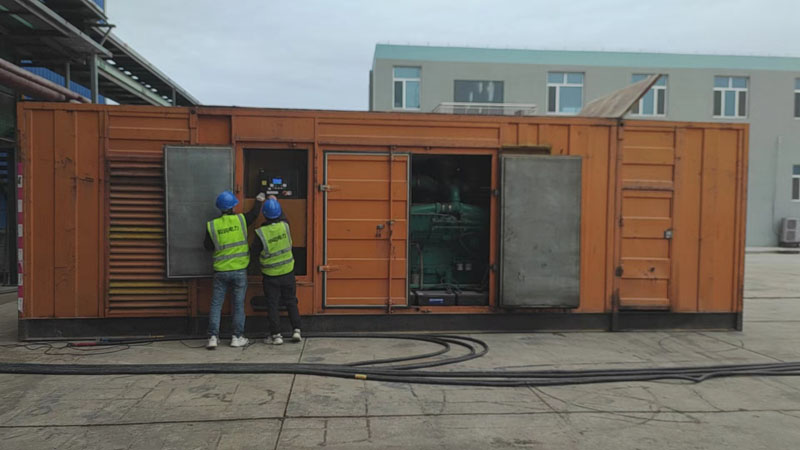 大安如何检查柴油发电机组的机油油位？